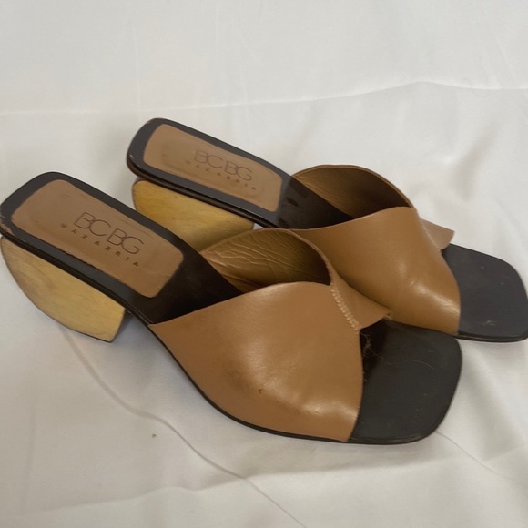 Vintage BCBG Max Azria wood heeled mules - Picture 1 of 2